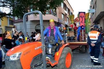 La Cabalgata Real recorre la zona comercial de Los Llanos de Telde (Foto Antonio Alí y Francisco Javier Santana)